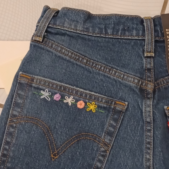 New Hand Embroidered Ribcage Levi Shorts - Size 25 - Picture 4 of 8